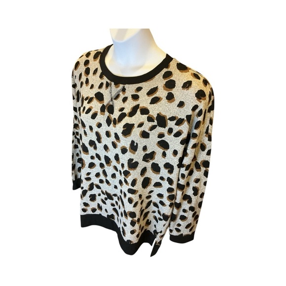 Chic Leopard Print Crew Neck Pullover Medium Loose fit Comfort Oh So Soft! - Picture 5 of 8
